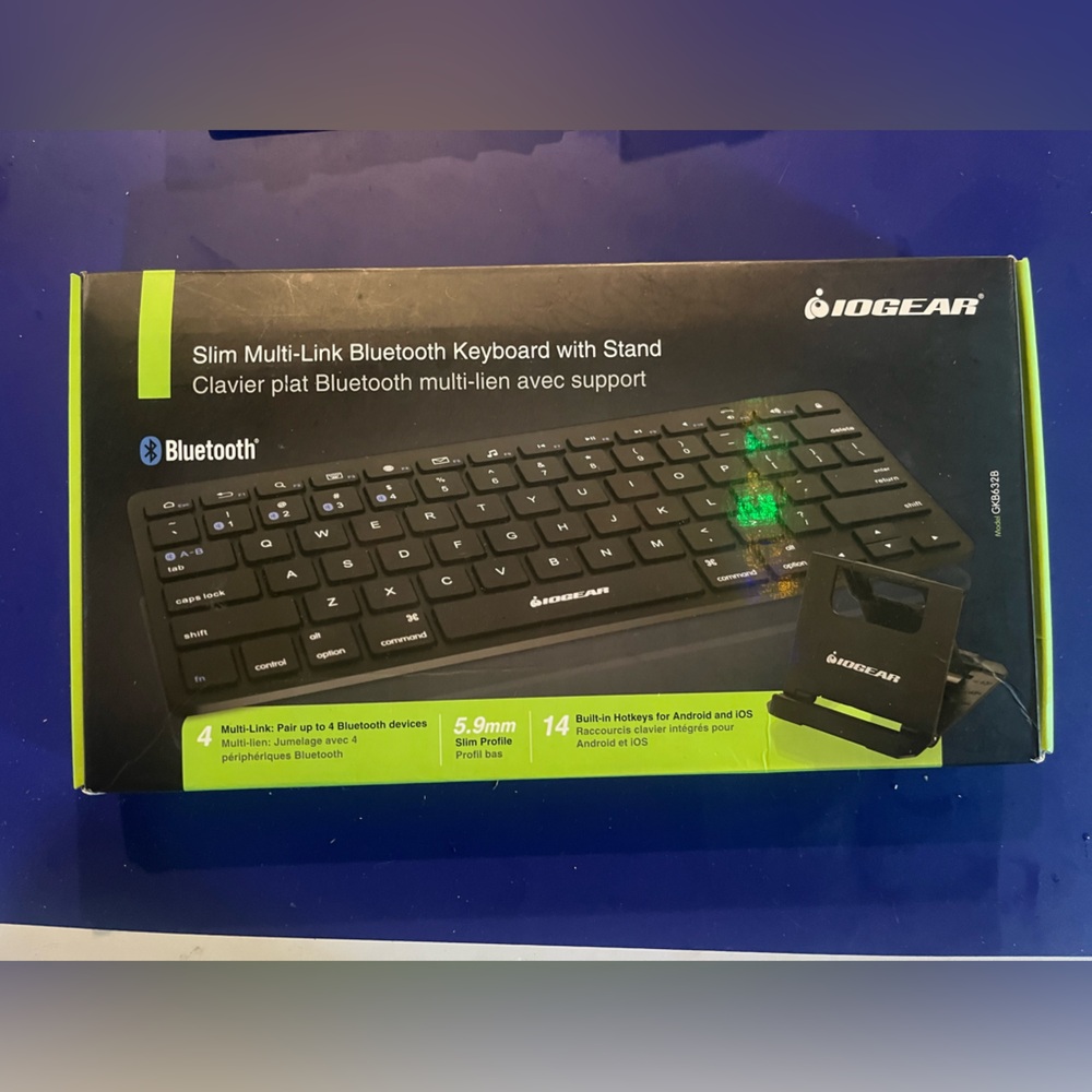 Iogear Slim Multi-Device Bluetooth Keyboard with Adjustable Stand - Picture 3 of 4